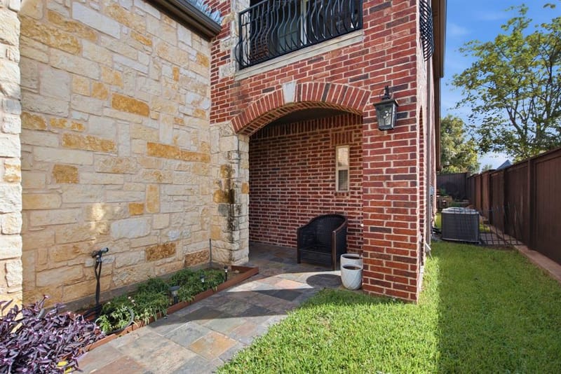 600 N Avalon Court, Granbury TX 76048 - Photo 5