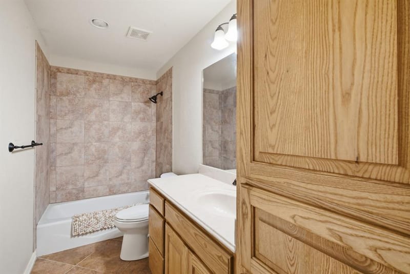 600 N Avalon Court, Granbury TX 76048 - Photo 30