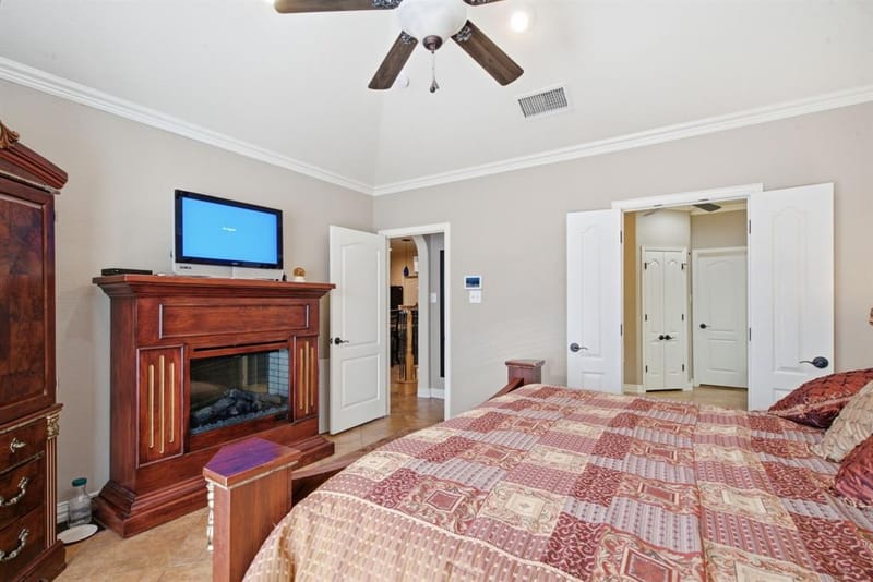 600 N Avalon Court, Granbury TX 76048 - Photo 15
