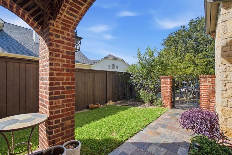 600 N Avalon Court, Granbury TX 76048 - Photo 4