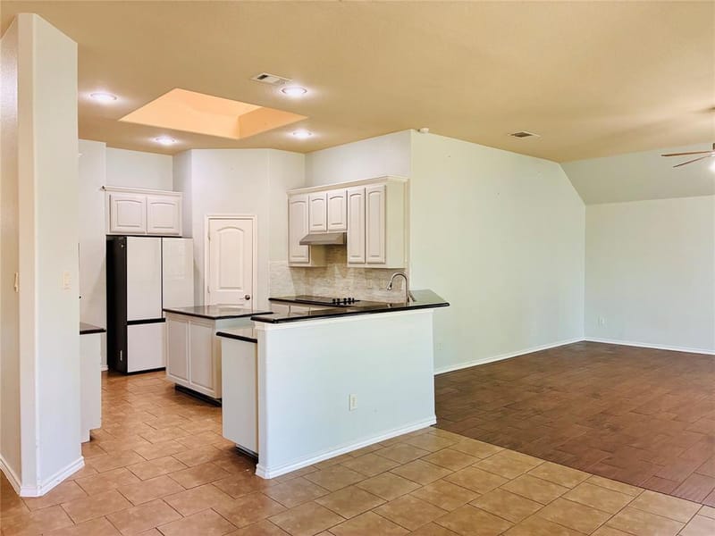 2229 Caroline Drive, Weatherford TX 76087 - Photo 8