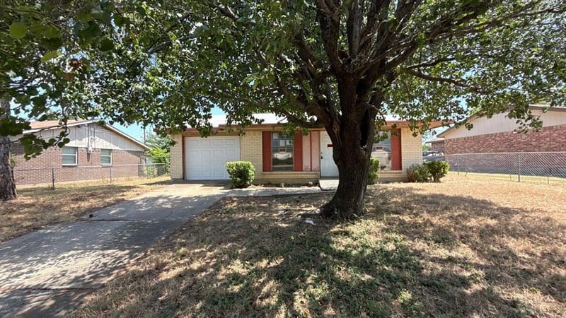 3976 Avocado Drive, Dallas TX 75241 - Photo 2