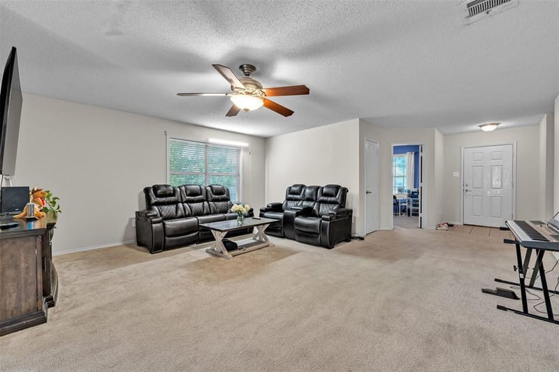 808 Flamingo Drive, Saginaw TX 76131 - Photo 6