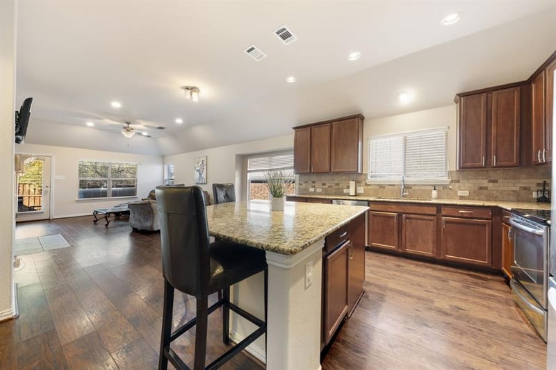 433 Castle Street, DeSoto TX 75115 - Photo 10