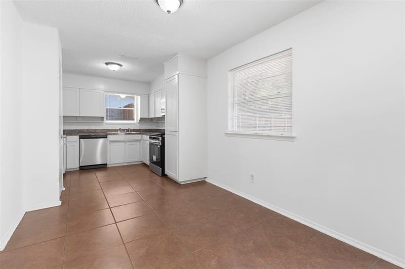 2020 Fordham Lane, Denton TX 76201 - Photo 5