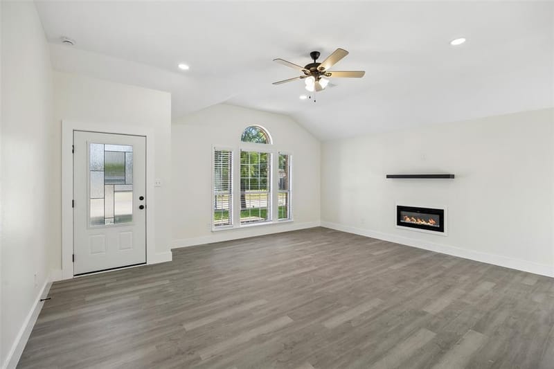 617 Forest Oaks Drive, Grand Prairie TX 75052 - Photo 7