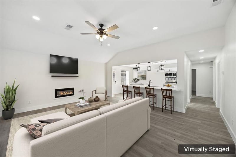 617 Forest Oaks Drive, Grand Prairie TX 75052 - Photo 3