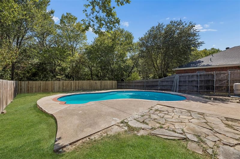 617 Forest Oaks Drive, Grand Prairie TX 75052 - Photo 32