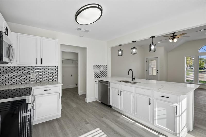 617 Forest Oaks Drive, Grand Prairie TX 75052 - Photo 10