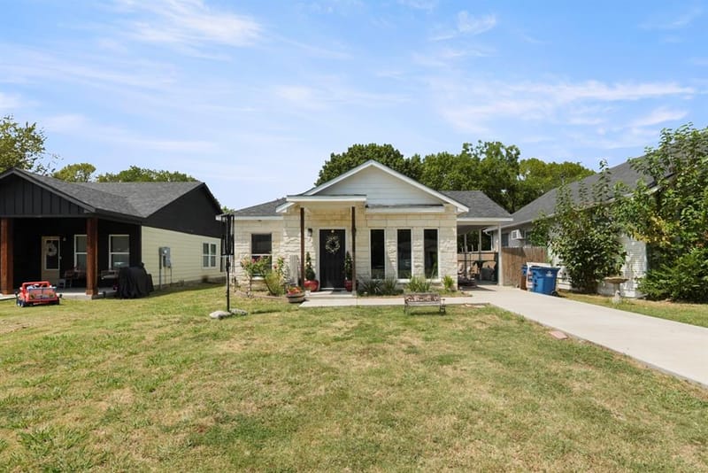 110 E COLLEGE Avenue, Corsicana TX 75110