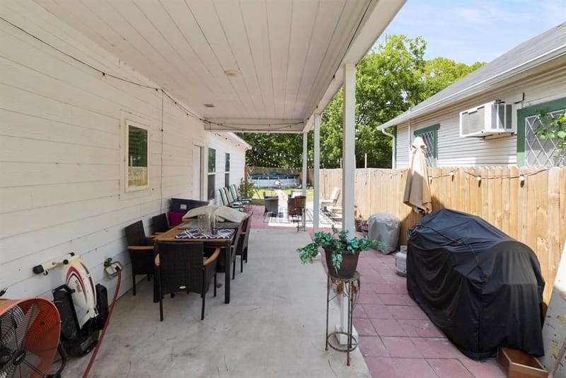 110 E COLLEGE Avenue, Corsicana TX 75110 - Photo 14
