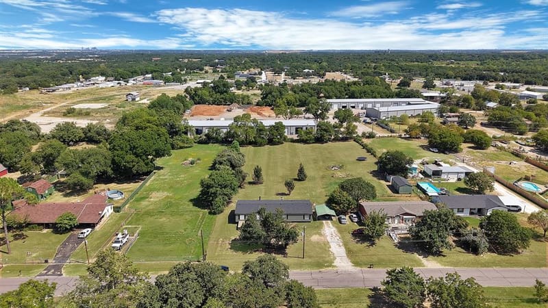 212 Ponderosa Lane, Burleson TX 76028