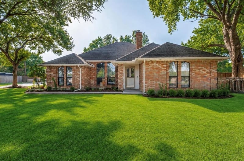 901 Winding Creek Trail, Oak Leaf TX 75154