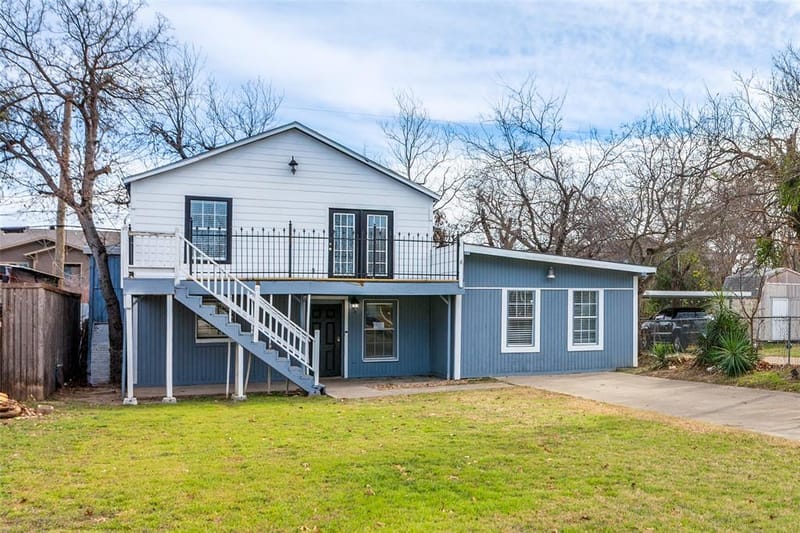 2625 Frazier Avenue, Fort Worth TX 76110 - Photo 2