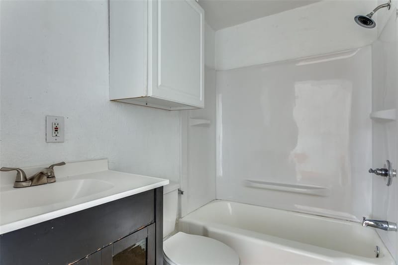 2625 Frazier Avenue, Fort Worth TX 76110 - Photo 12