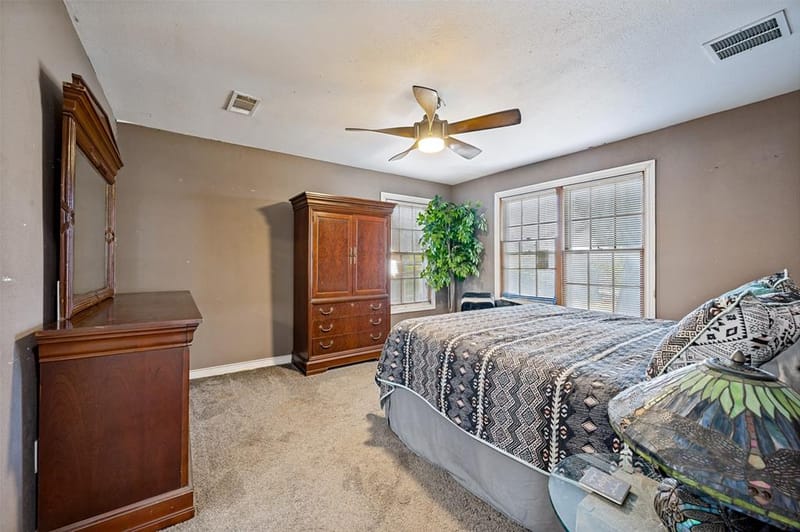 1008 E Russell Avenue, Carrollton TX 75006 - Photo 16