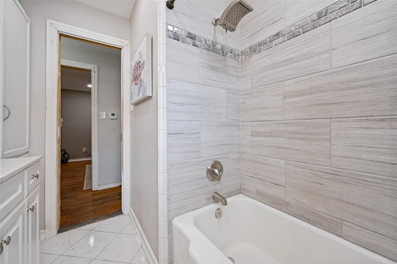 1008 E Russell Avenue, Carrollton TX 75006 - Photo 22