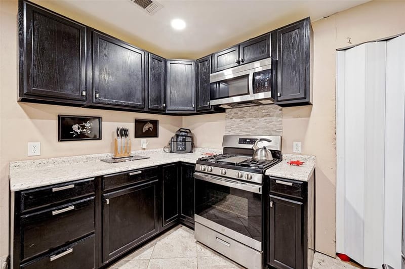 1008 E Russell Avenue, Carrollton TX 75006 - Photo 8
