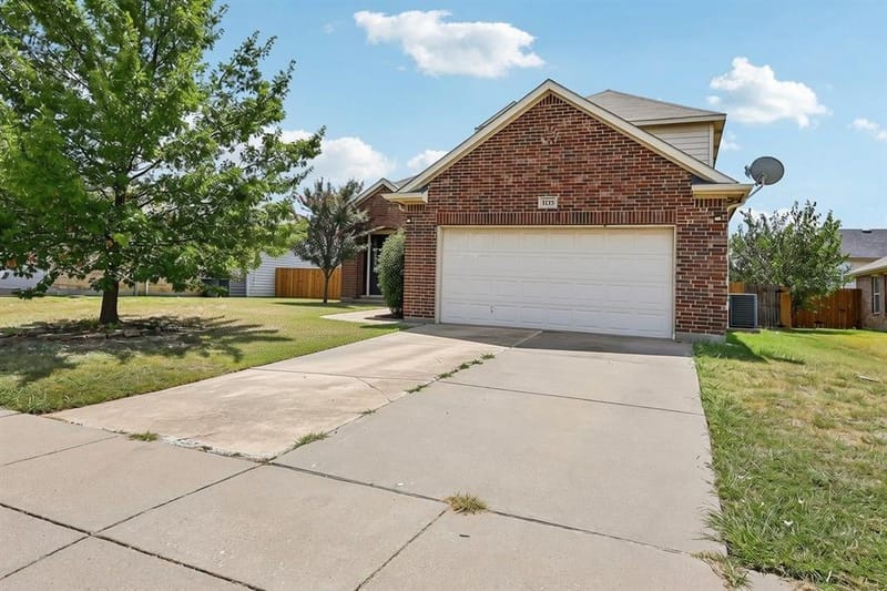 1129 Mourning Dove Drive, Burleson TX 76028