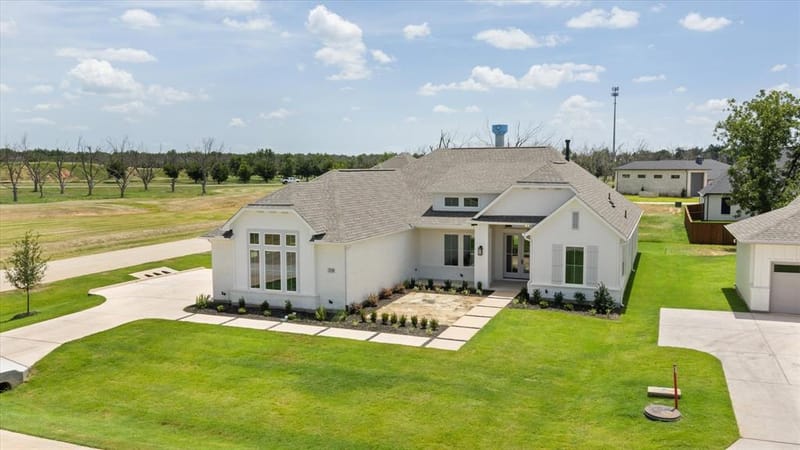 2188 Middlewood Circle, Granbury TX 76049 - Photo 32