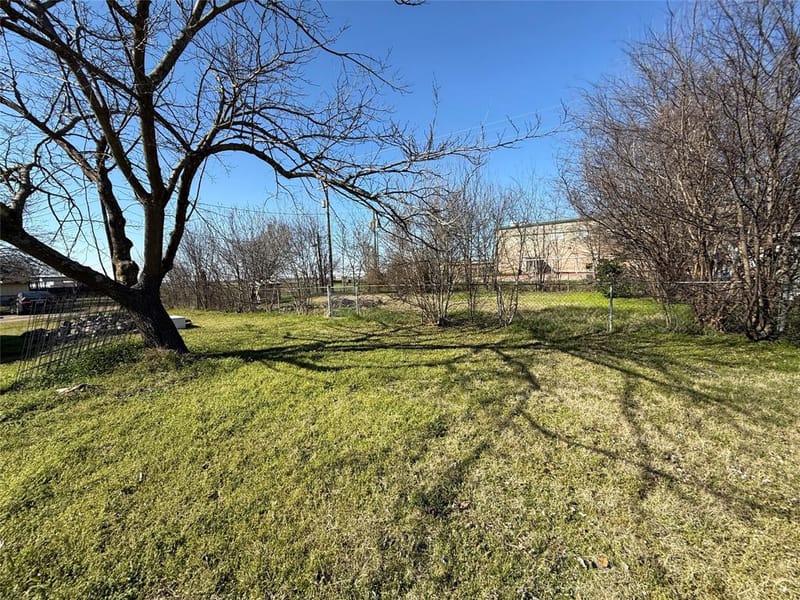 106 W Jeter Street, Mabank TX 75147 - Photo 20