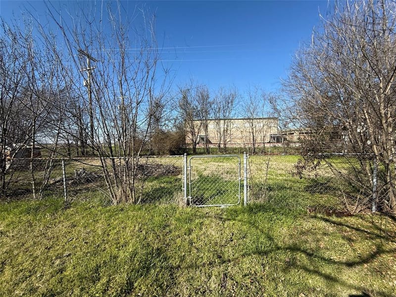 106 W Jeter Street, Mabank TX 75147 - Photo 19