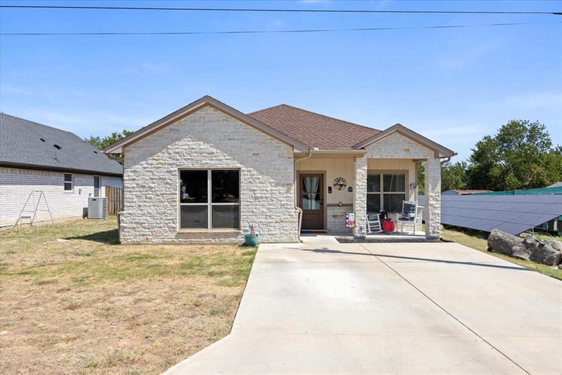 1608 Ridgeview Trail, Granbury TX 76048 - Photo 3