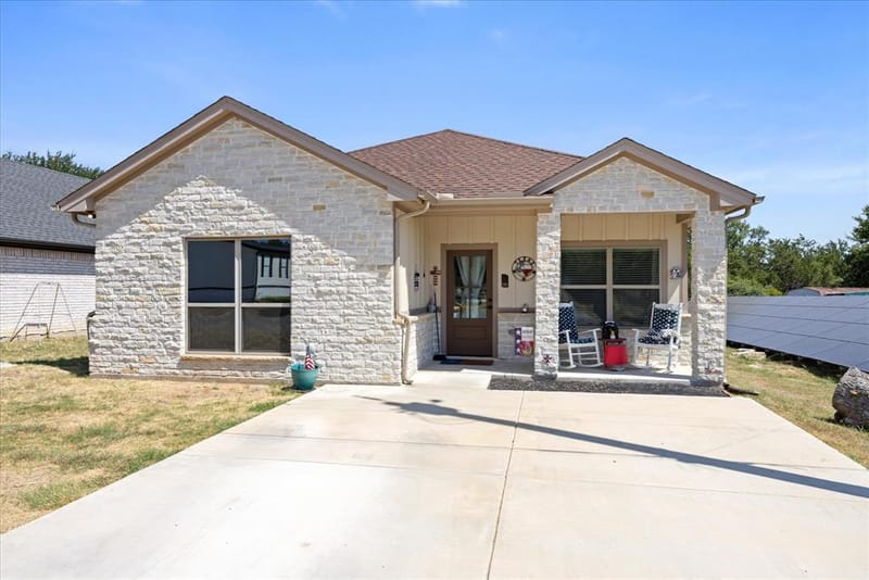 1608 Ridgeview Trail, Granbury TX 76048