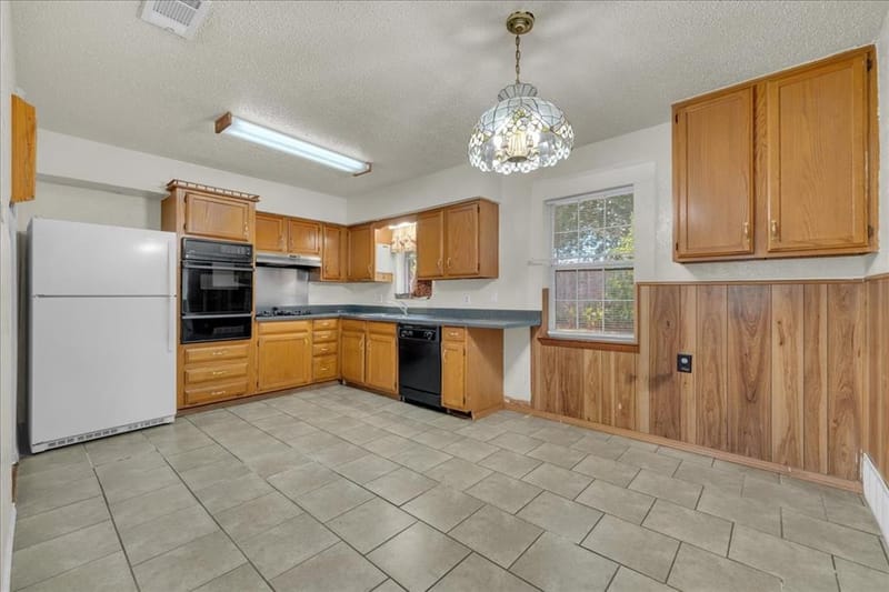 2210 Starlite Lane, Irving TX 75061 - Photo 12