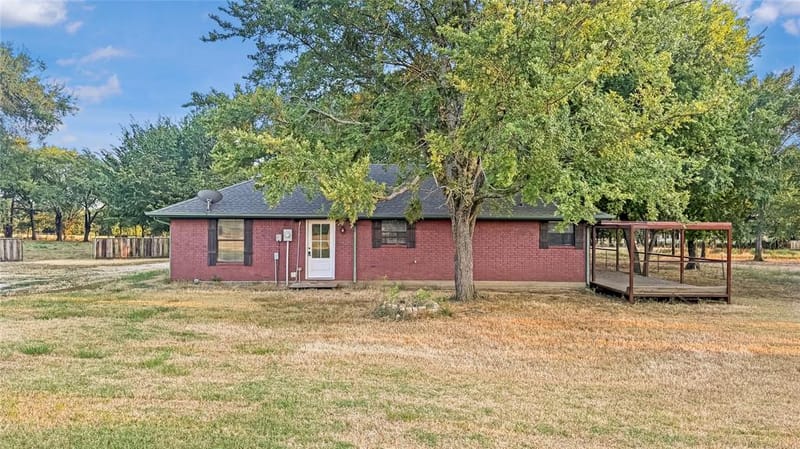 697 County Road 166, Whitesboro TX 76273 - Photo 17
