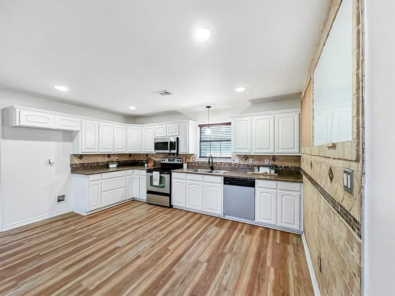 697 County Road 166, Whitesboro TX 76273 - Photo 4