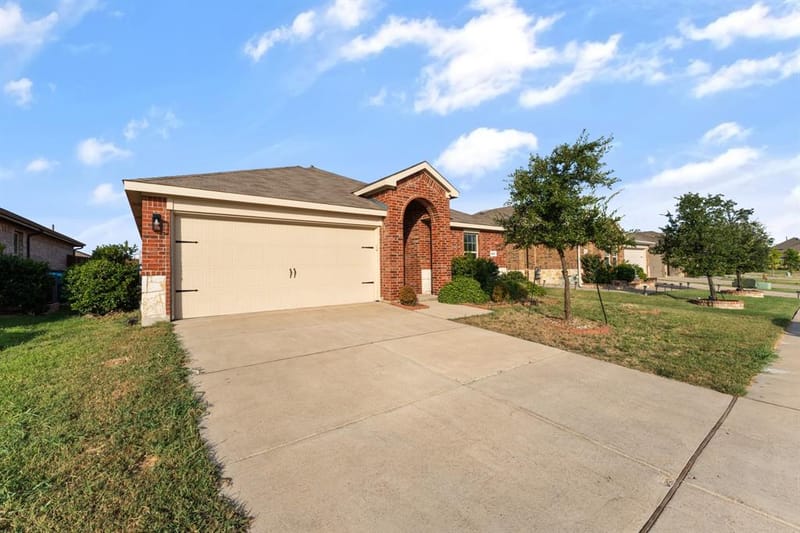 2427 Karnack Drive, Forney TX 75126 - Photo 2