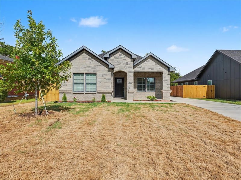 821 S Ayers Avenue, Fort Worth TX 76103