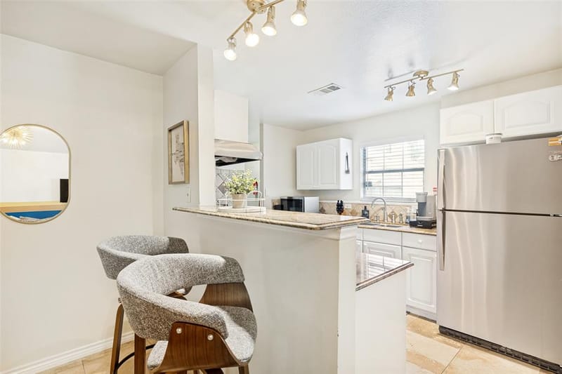 4315 Munger Avenue, Dallas TX 75204 - Photo 3