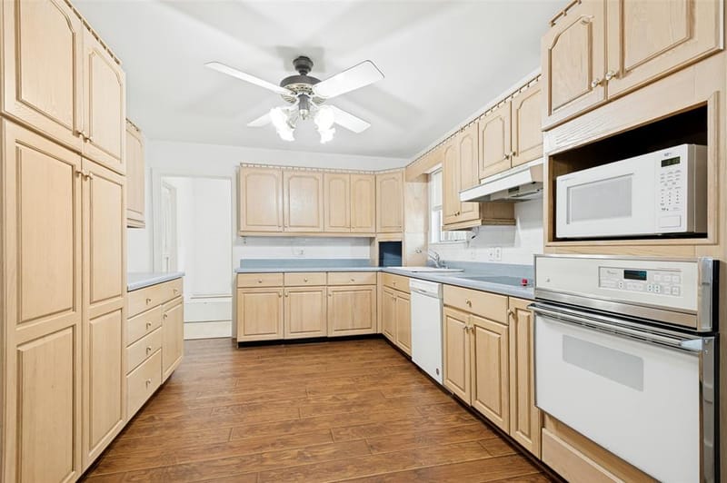 608 W Cheryl Avenue, Hurst TX 76053 - Photo 11