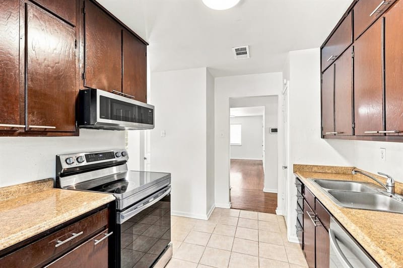 2759 Avon Street, Dallas TX 75211 - Photo 6