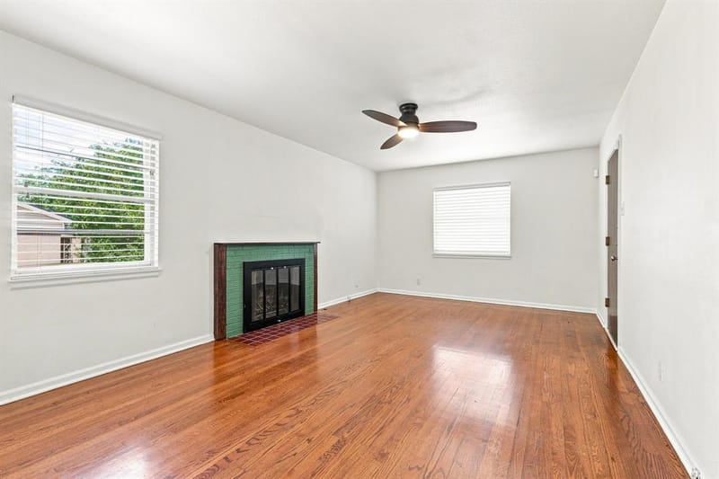 2759 Avon Street, Dallas TX 75211 - Photo 3