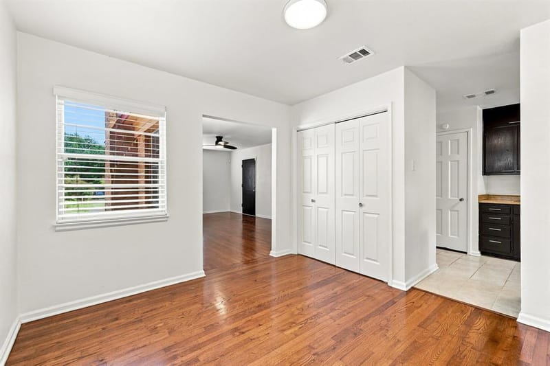 2759 Avon Street, Dallas TX 75211 - Photo 9