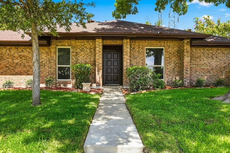 2517 Lawnview Drive, Carrollton TX 75006
