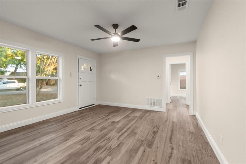 729 Thersa Drive, River Oaks TX 76114 - Photo 7