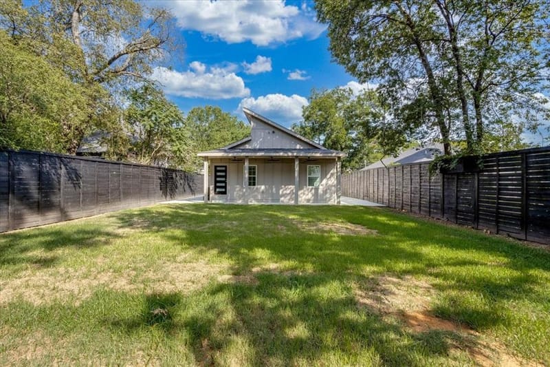 2726 Carpenter Avenue, Dallas TX 75215 - Photo 13