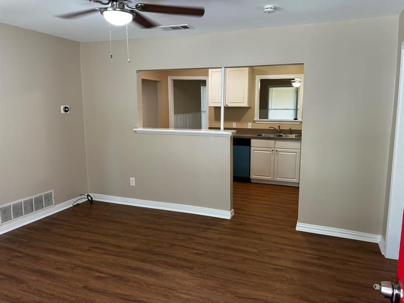 319 E Holley Street, Mesquite TX 75149 - Photo 2