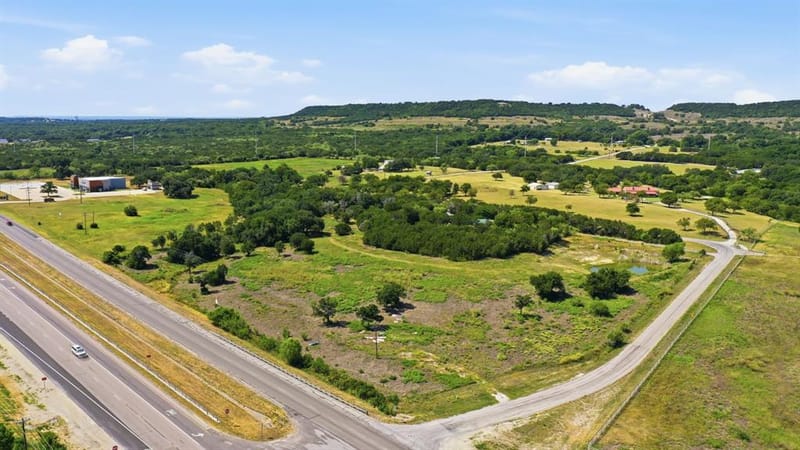 135 Indian Mountain Court, Granbury TX 76048 - Photo 32