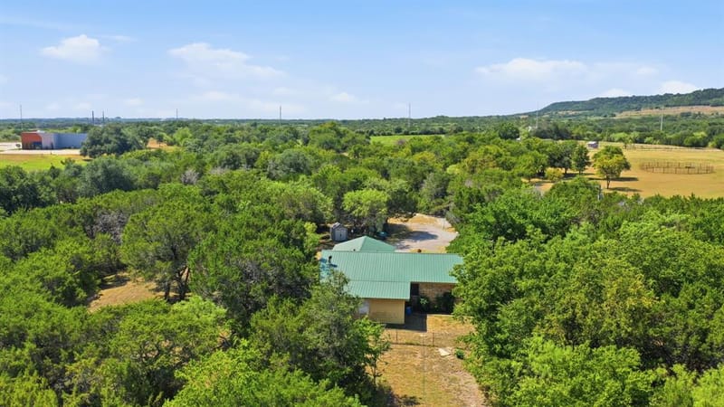 135 Indian Mountain Court, Granbury TX 76048 - Photo 29