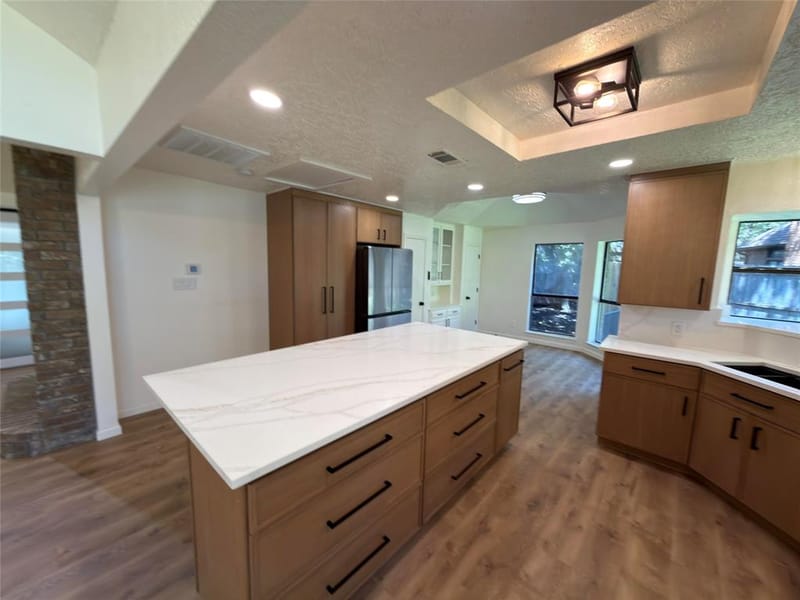 2200 Sand Creek Court, Arlington TX 76006 - Photo 6