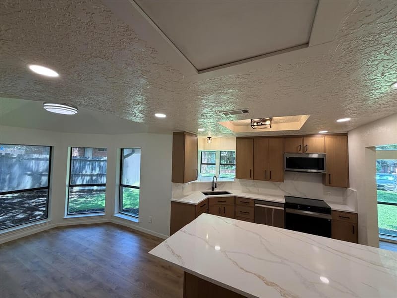 2200 Sand Creek Court, Arlington TX 76006 - Photo 8