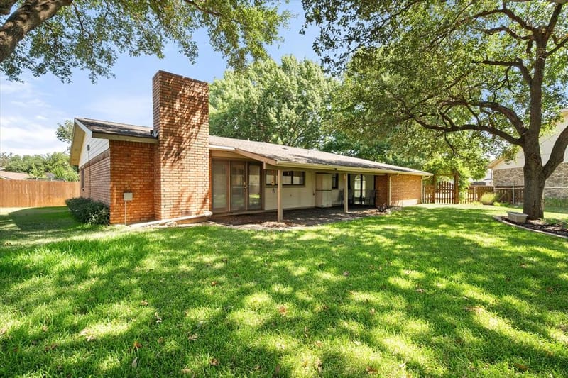 7520 Weatherwood Court, Fort Worth TX 76133 - Photo 32