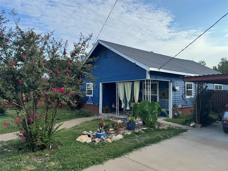 655 N Race Street, Stephenville TX 76401