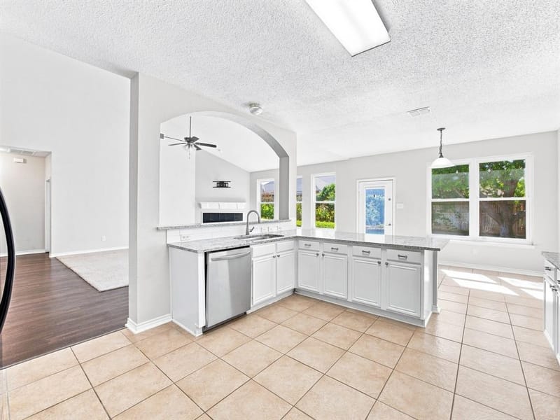7129 Sundance Lane, Fort Worth TX 76179 - Photo 10