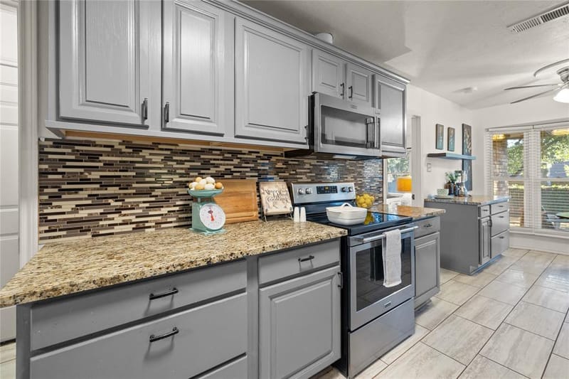 5710 Valley Ridge Court, Arlington TX 76017 - Photo 6